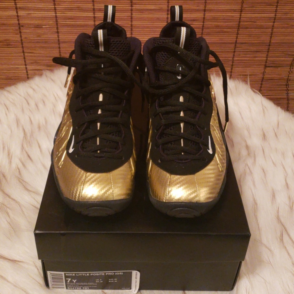 Nike foamposites boys size 7Y